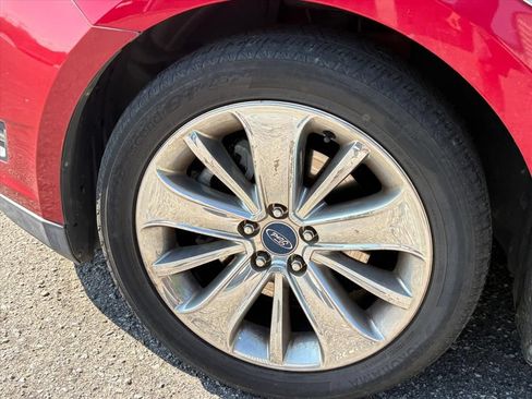 Used 2010 Ford Taurus Limited FWD image 10