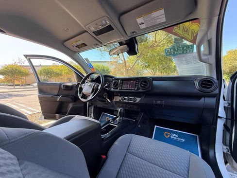 Used 2022 Toyota Tacoma SR image 32