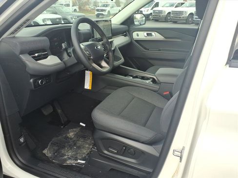 Used 2026 Ford Explorer Active AWD/4WD image 13