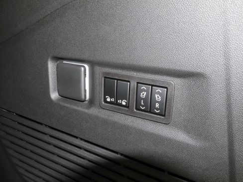 New 2026 GMC Yukon XL Elevation AWD/4WD image 7