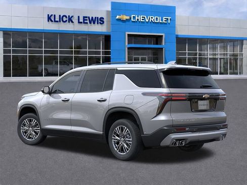 New 2026 Chevrolet Traverse LT w/ Driver Confidence Package AWD/4WD image 3