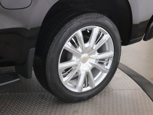 Used 2024 Chevrolet Silverado 1500 High Country w/ High Country Premium Package image 14