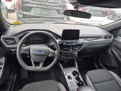 Used 2025 Ford Escape ST-Line AWD/4WD image 4