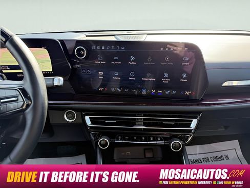 Used 2025 Chevrolet Traverse RS AWD/4WD image 33