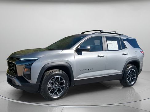 Used 2025 Chevrolet Equinox ACTIV w/ Convenience Package III image 13