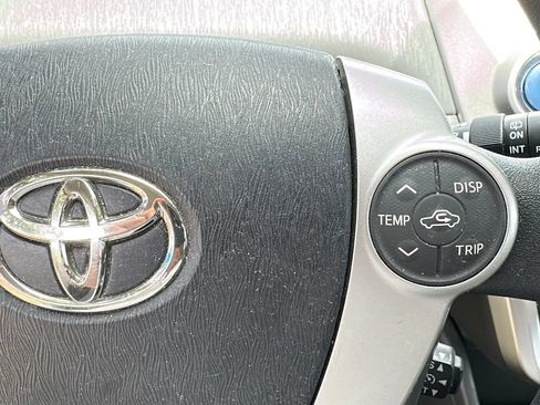 Used 2012 Toyota Prius V Two FWD image 32