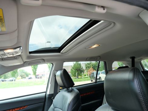 Used 2012 Subaru Outback 2.5i Limited w/ Moonroof Pkg AWD/4WD image 33