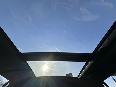 Used 2023 Mercedes-Benz GLC 300 4MATIC image 18