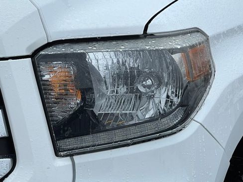 Used 2021 Toyota Tundra SR5 w/ Trail Edition image 30