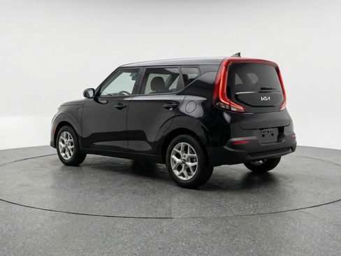 Used 2025 Kia Soul LX w/ LX Technology Package FWD image 6