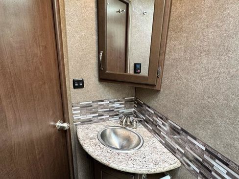 Used 2019 Mercedes-Benz Sprinter 170 image 41