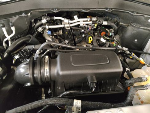 Used 2023 Ford Explorer XLT w/ Equipment Group 202A image 30