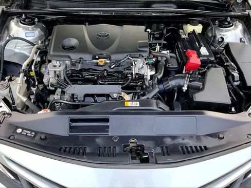 Used 2018 Toyota Camry SE w/ Convenience Package FWD image 31