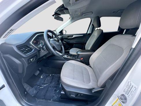 Used 2022 Ford Escape SE w/ SE Sport Appearance Package image 16