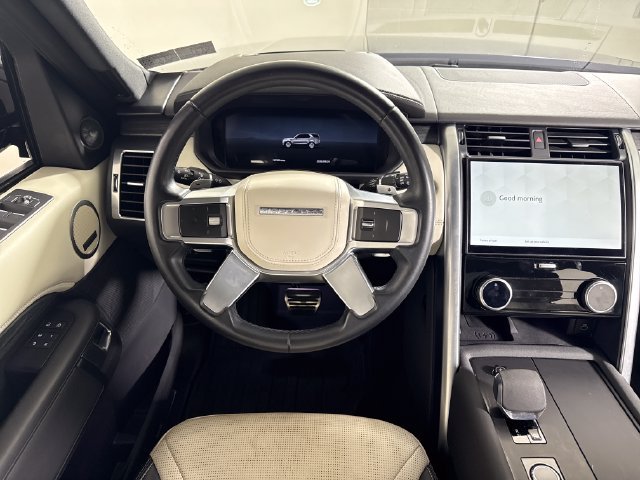 Used 2023 Land Rover Discovery Metropolitan Edition AWD/4WD image 23