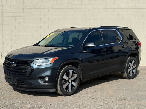 Used 2021 Chevrolet Traverse LT w/ LT Premium Package AWD/4WD image 1