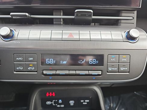 Used 2025 Hyundai Kona SEL image 20