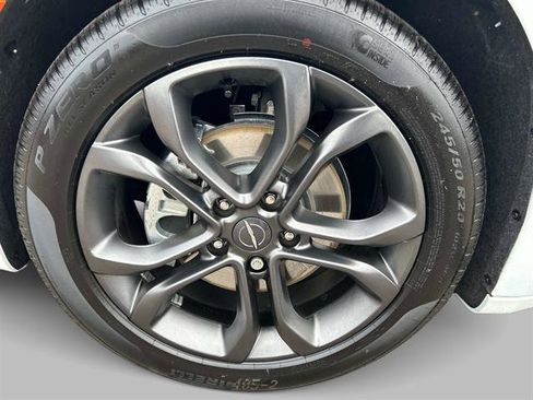 Used 2026 Chrysler Pacifica Select image 9