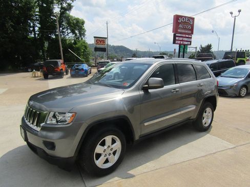 Used 2012 Jeep Grand Cherokee Laredo w/ Laredo E Group image 1