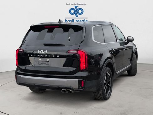 Used 2025 Kia Telluride S FWD image 8
