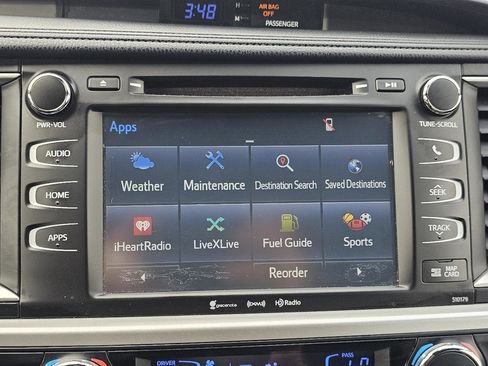 Used 2017 Toyota Highlander SE image 23