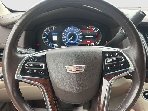 Used 2017 Cadillac Escalade 4WD image 7