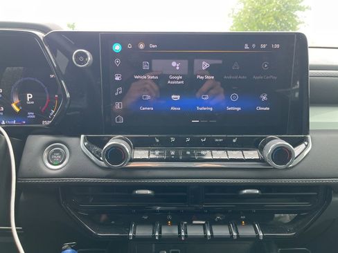 Used 2024 Chevrolet Colorado LT w/ LT Convenience Package III RWD image 12