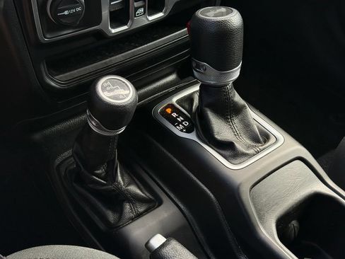 Used 2020 Jeep Wrangler Unlimited Sport AWD/4WD image 41