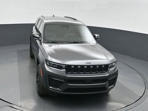 New 2026 Jeep Grand Cherokee Limited w/ Limited Altitude Package AWD/4WD image 37