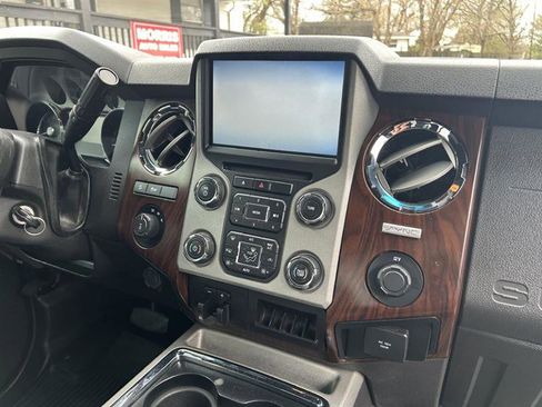 Used 2016 Ford F250 Lariat w/ Lariat Interior Package image 15