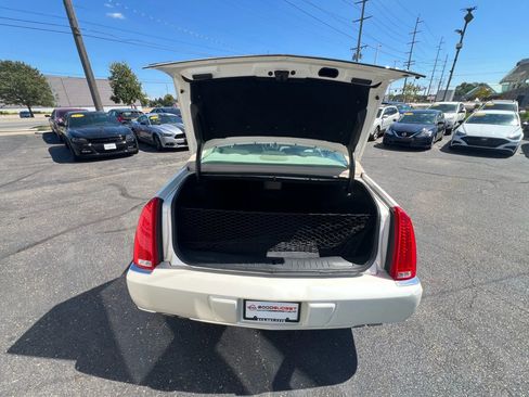 Used 2009 Cadillac DTS w/ Trunk Convenience Package image 39
