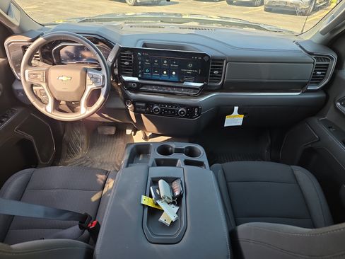 Used 2024 Chevrolet Silverado 1500 LT w/ Z71 Off-Road Package AWD/4WD image 10