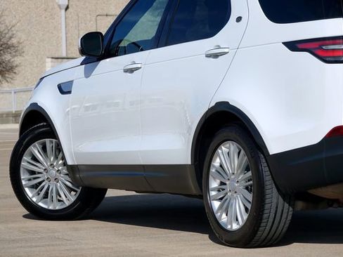 Used 2017 Land Rover Discovery HSE Luxury image 21