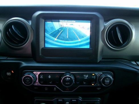 Used 2022 Jeep Wrangler Unlimited Sport image 16