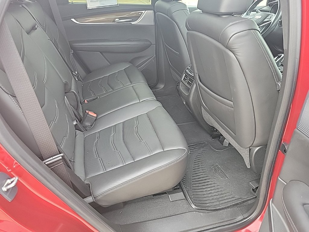Used 2024 Cadillac XT5 Premium Luxury w/ Platinum Package AWD/4WD image 11
