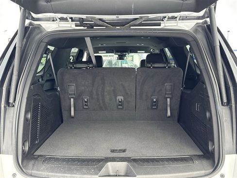 Used 2024 Chevrolet Suburban LT image 11