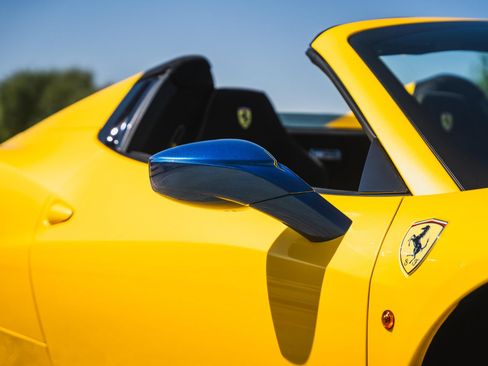 Used 2015 Ferrari 458 Speciale A RWD image 8