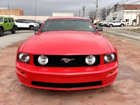 Used 2006 Ford Mustang GT Premium image 2