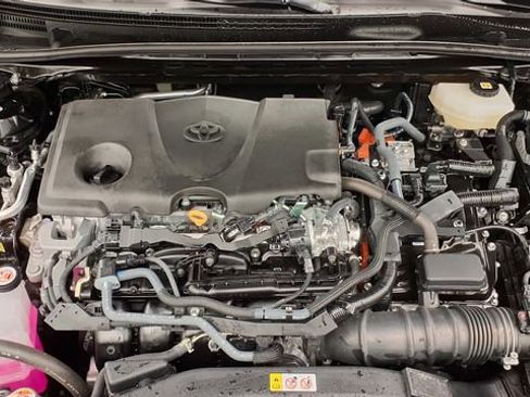 Used 2025 Toyota Camry LE image 31