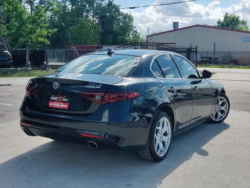 Used 2018 Alfa Romeo Giulia Ti w/ TI Performance Package AWD/4WD image 2
