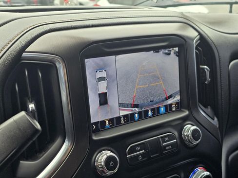 Used 2022 GMC Sierra 2500 AT4 w/ AT4 Premium Plus Package AWD/4WD image 17