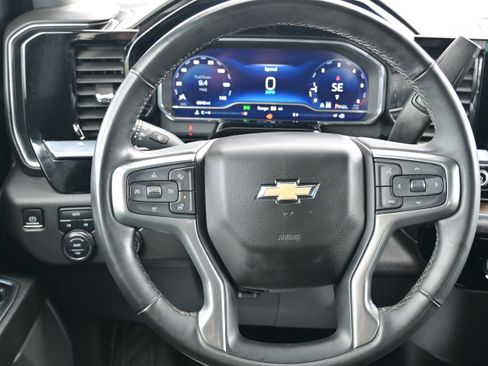 Used 2024 Chevrolet Silverado 1500 LT image 18