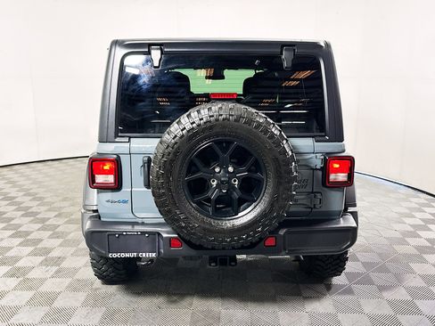 Used 2025 Jeep Wrangler Willys image 4