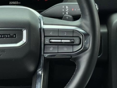 Used 2025 GMC Yukon Denali AWD/4WD image 15
