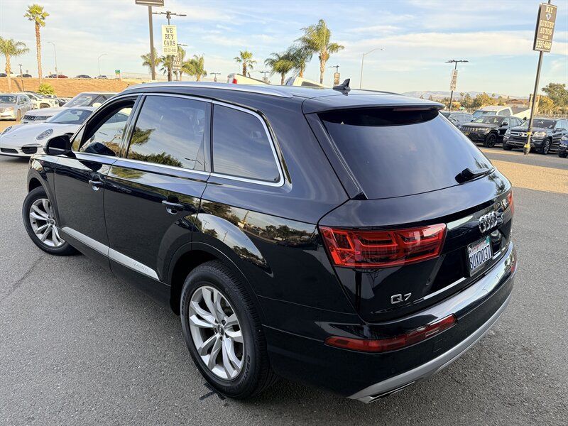Used 2017 Audi Q7 3.0T Premium Plus w/ Premium Plus Package AWD/4WD image 5