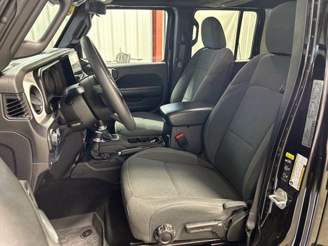 Used 2024 Jeep Wrangler Unlimited AWD/4WD image 13