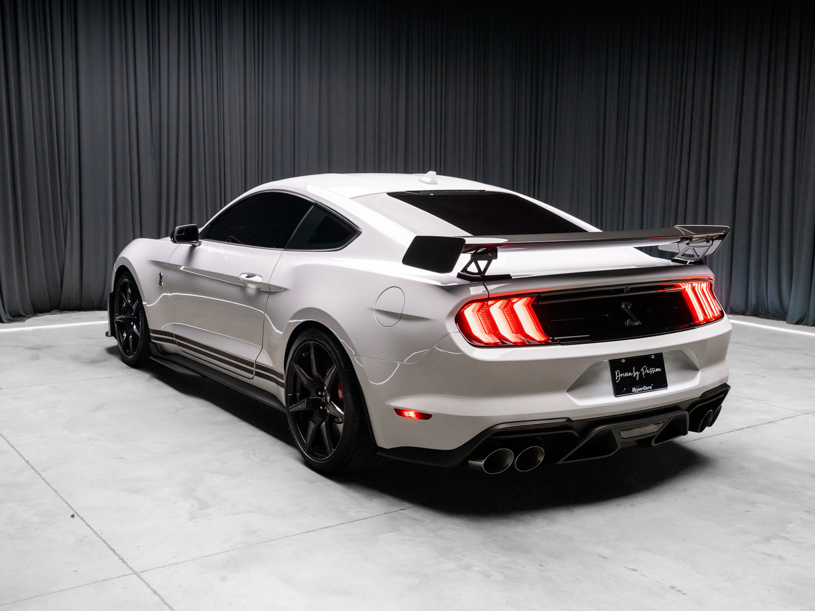 Used 2021 Ford Mustang Shelby GT500 w/ Carbon Fiber Track Pack RWD image 34