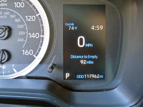 Used 2021 Toyota Corolla LE image 20