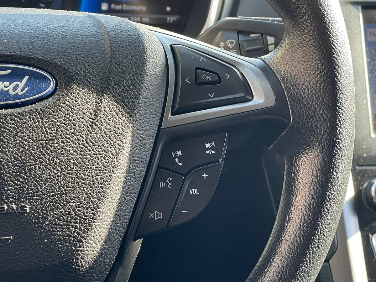 Used 2019 Ford Fusion SE FWD image 32