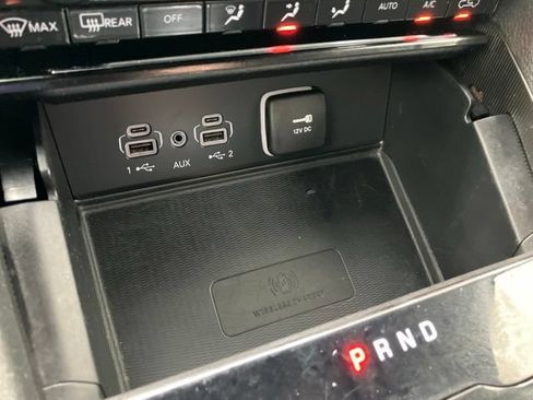 Used 2025 Jeep Grand Cherokee L Laredo RWD image 34